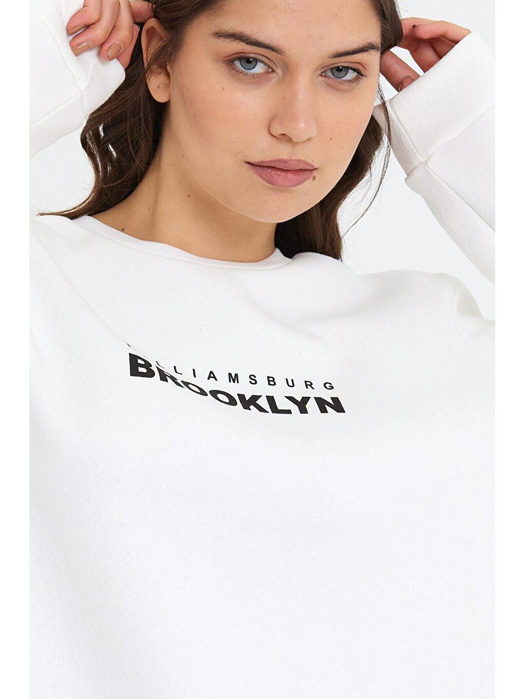 Ekru Kadın Bisiklet Yaka Oversize Fit Brooklyn Baskılı İnce Sweatshirt SPR23SWK330-2