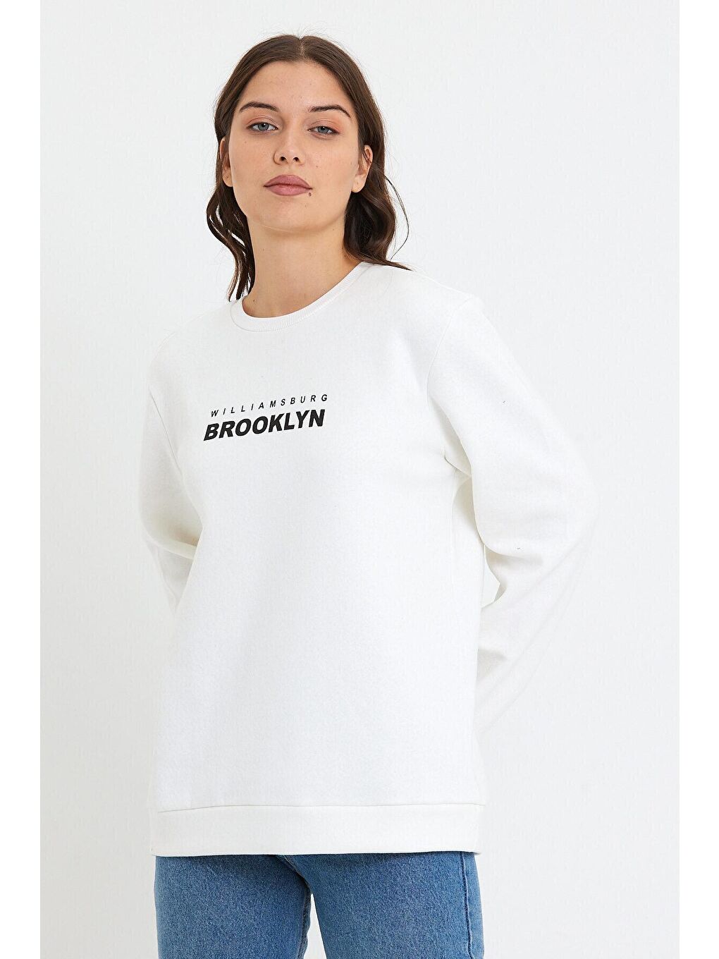 Ekru Kadın Bisiklet Yaka Oversize Fit Brooklyn Baskılı İnce Sweatshirt SPR23SWK330-3