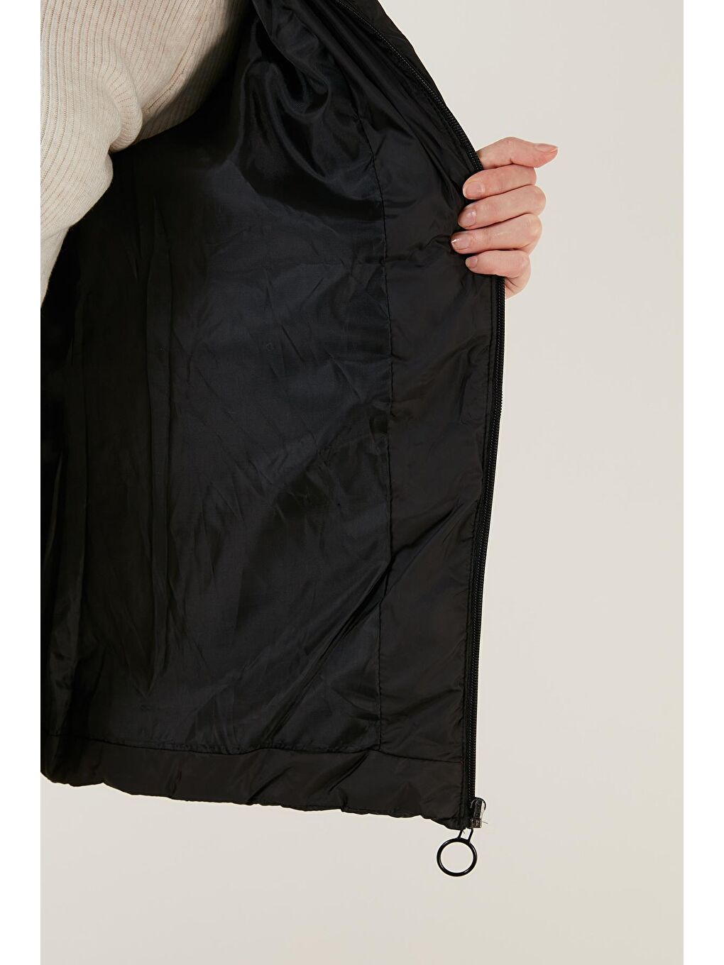 Siyah Yakası Suni Kürklü Çıkarılabilir Kapüşonlu Dik Yaka Kadın Mont 5760089-5