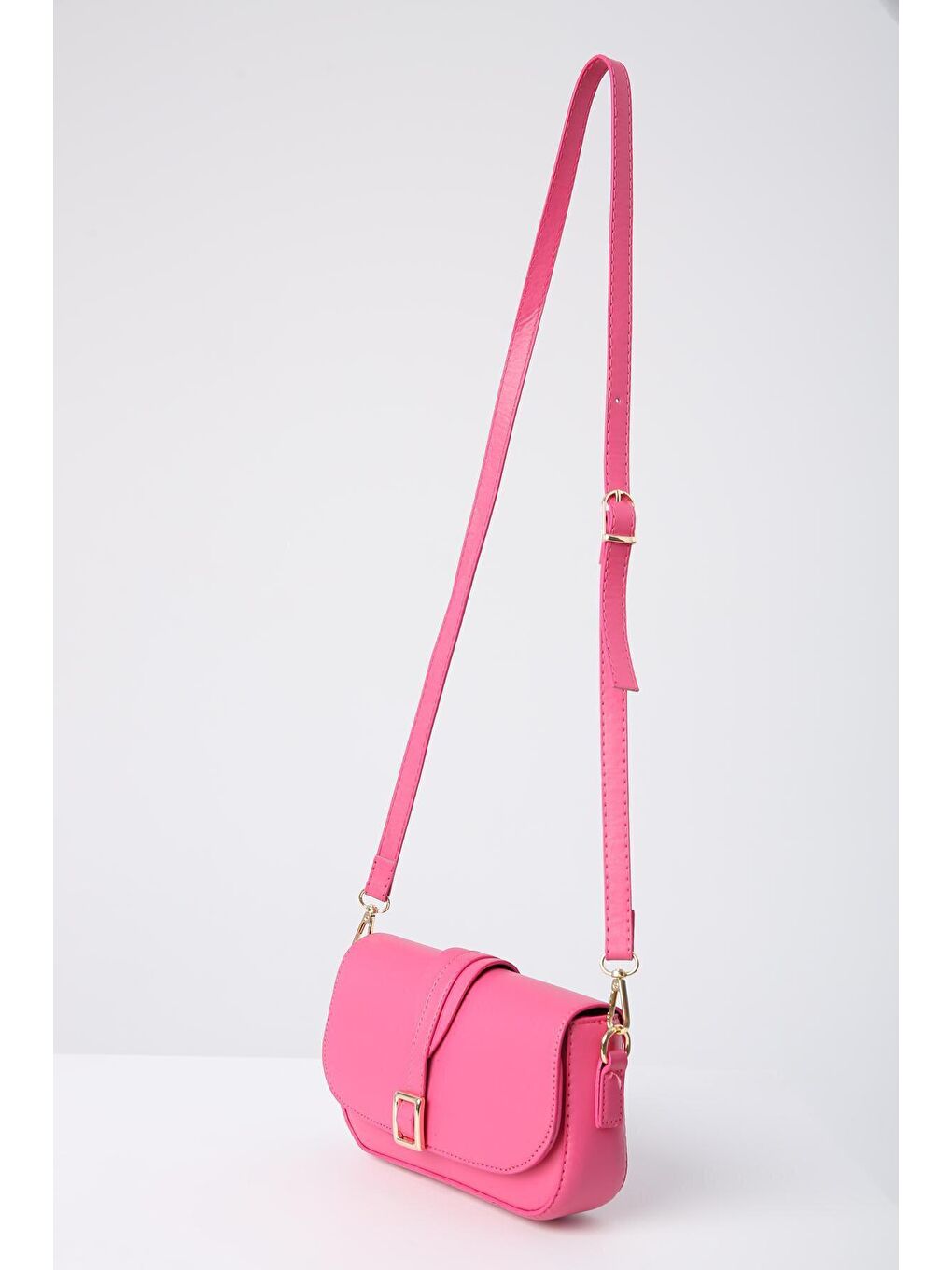 Fuşya Gold Tokalı Çapraz Askılı Minik Suni Deri Çanta-4