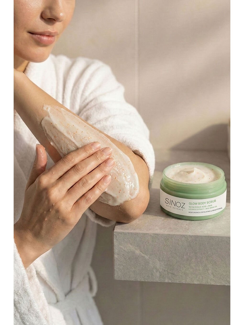 Nemlendirici, Arındırıcı ve Aydınlatıcı Glow Vücut Peelingi %5 Glikolik Asit 200 gr-5