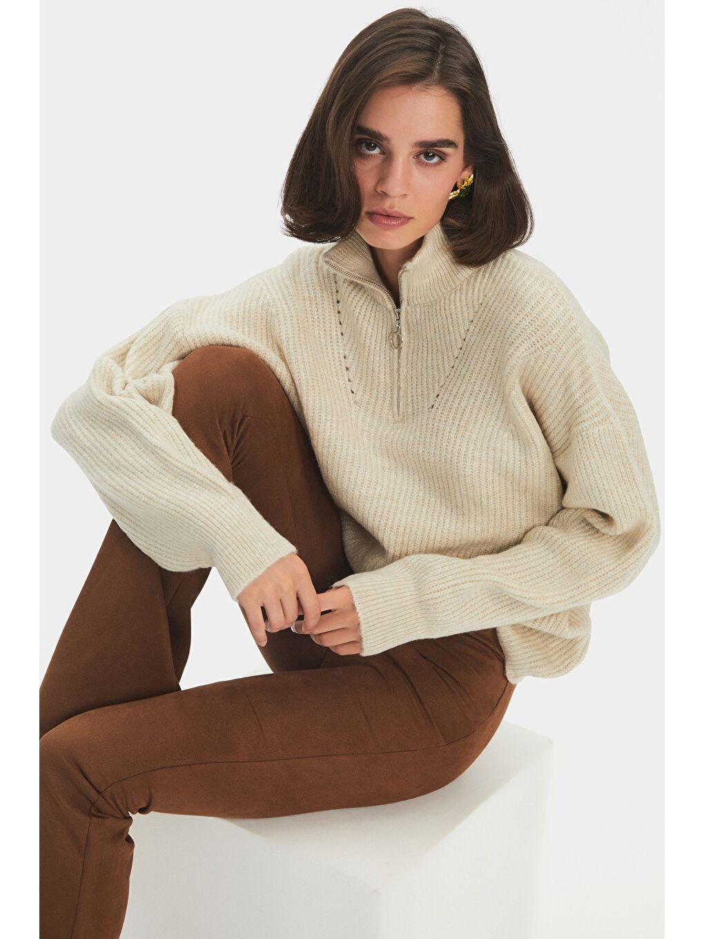 Bej Kadın Yumuşak Dokulu Fermuarlı Triko Kazak-3