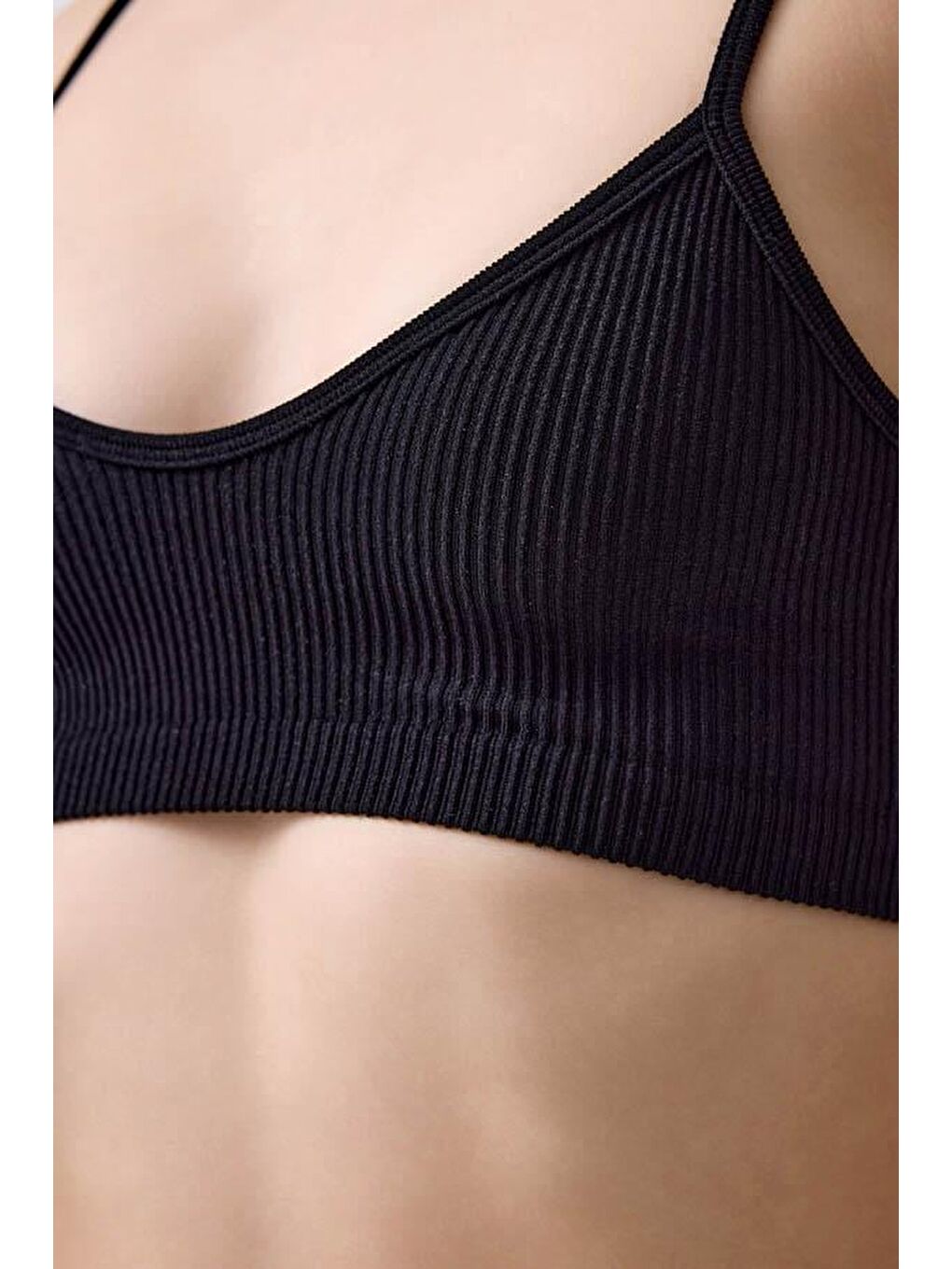 Premium - Kadın Siyah Seamless İp Askılı Crop Top Büstiyer-4