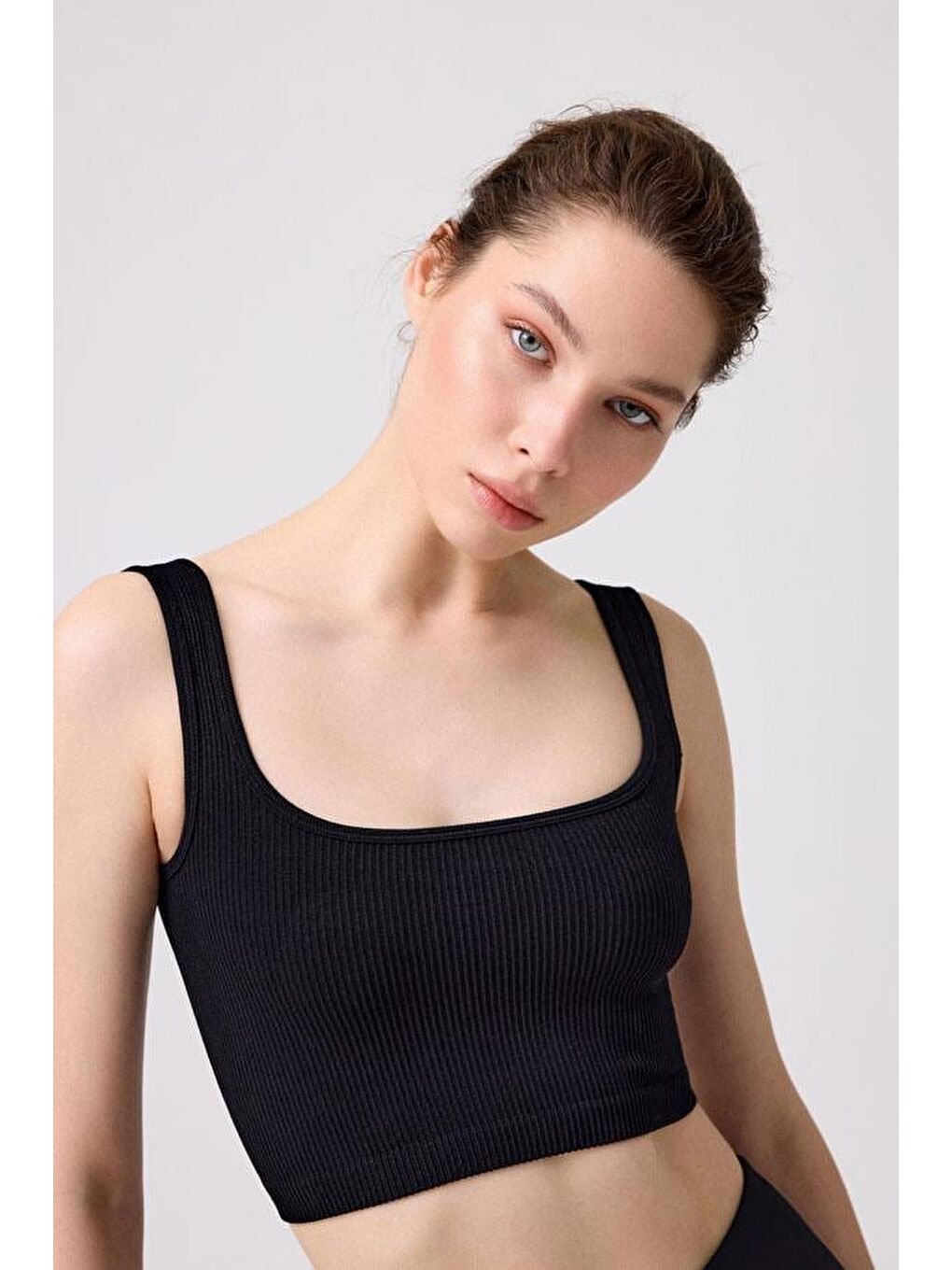 Premium - Kadın Siyah Seamless Orta Boy Kare Yaka Crop Top Büstiyer-4