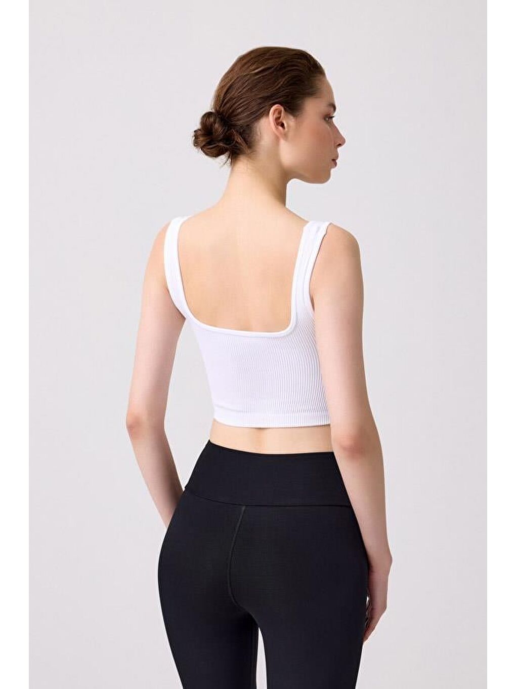 Premium - Kadın Beyaz Seamless Orta Boy Kare Yaka Crop Top Büstiyer-2