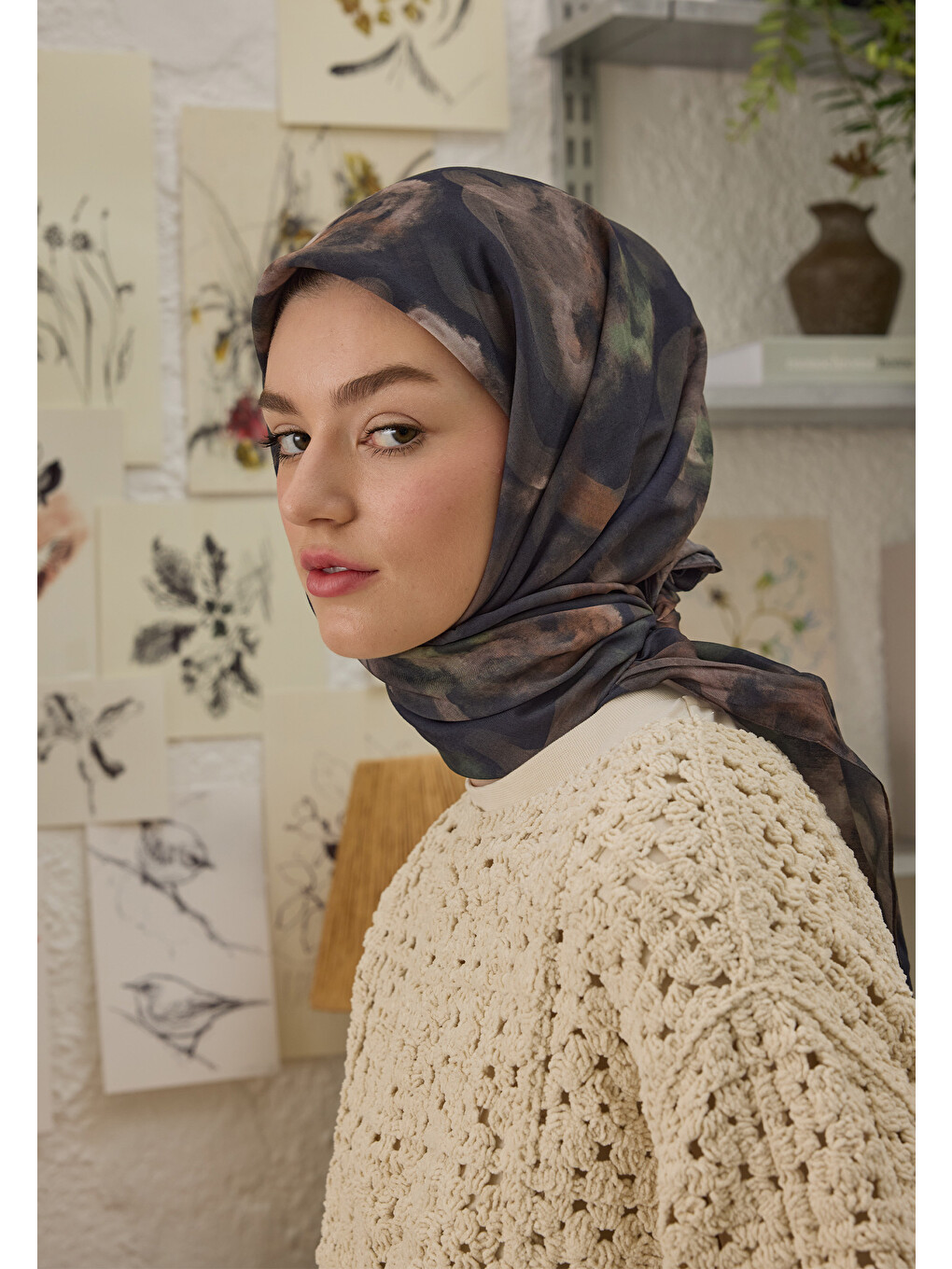 Rosalıe Desen Pamuk İpek Eşarp Lacivert-1