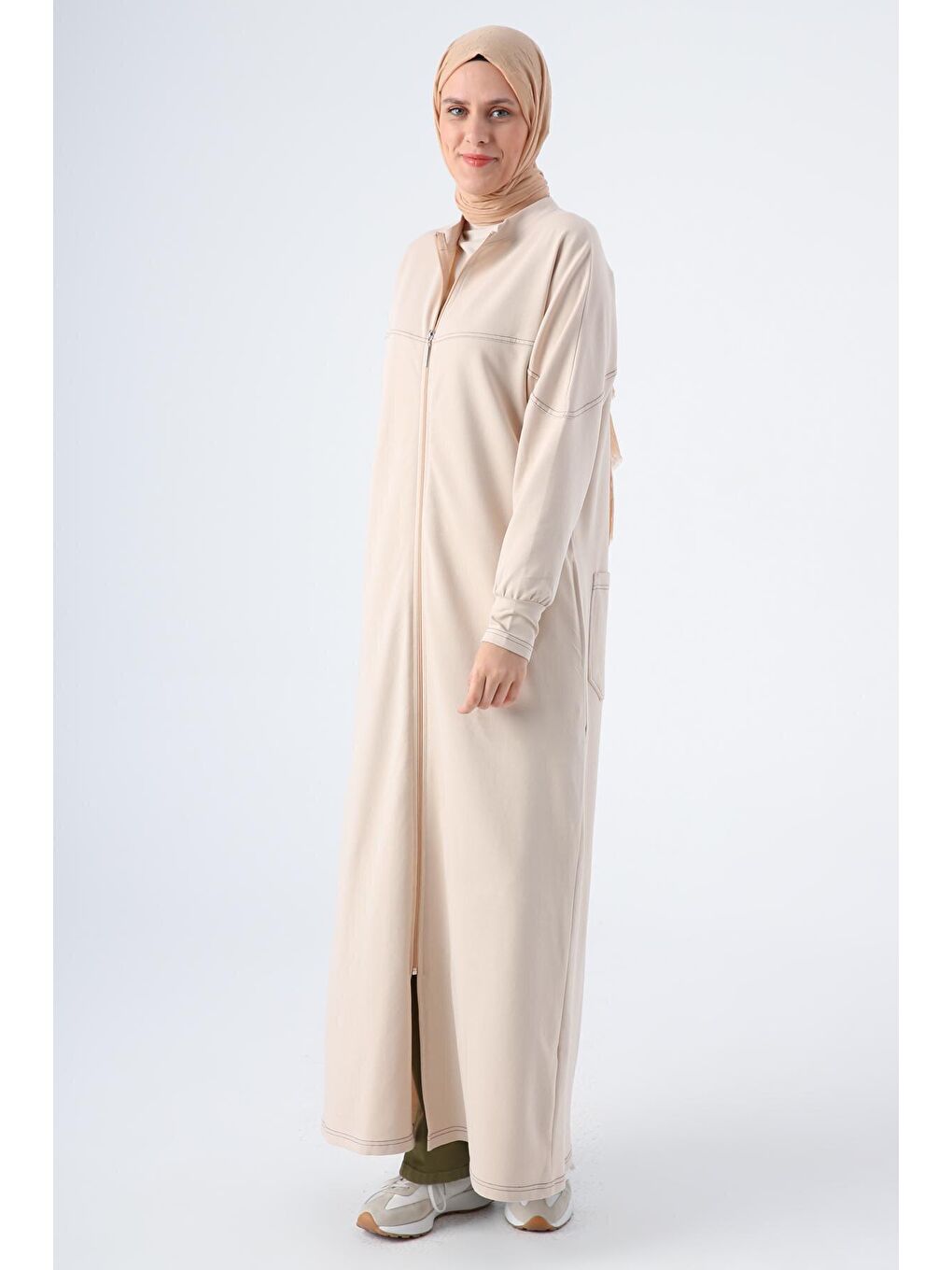 Bej Pamuklu Arkası Cepli Hakim Yaka Fermuarlı Örme Ferace-2