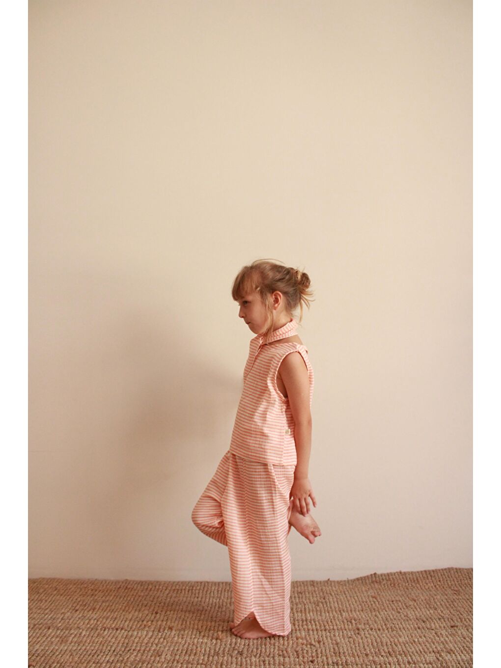 Fularlı Turuncu Çizgili Çapraz Şerit Detaylı Müslin Takım-1