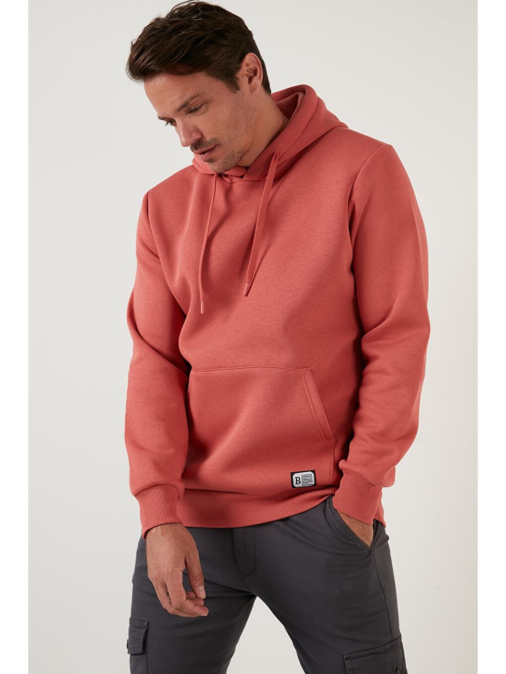 Kahverengi Slim Fit Kapüşonlu Kanguru Cepli İçi Tüylü Yumuşak Şardonlu Sweat 5905281-6