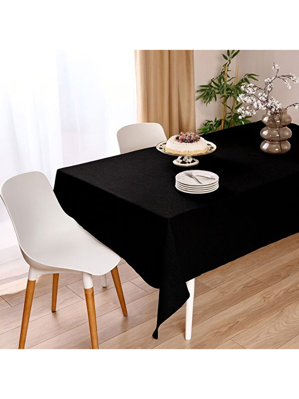 Soft Mato Püsküllü Masa Örtüsü - Siyah - 150x220 cm