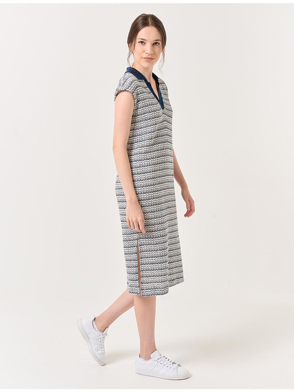 Lacivert Polo Yaka Kolsuz Desenli Midi Elbise-3