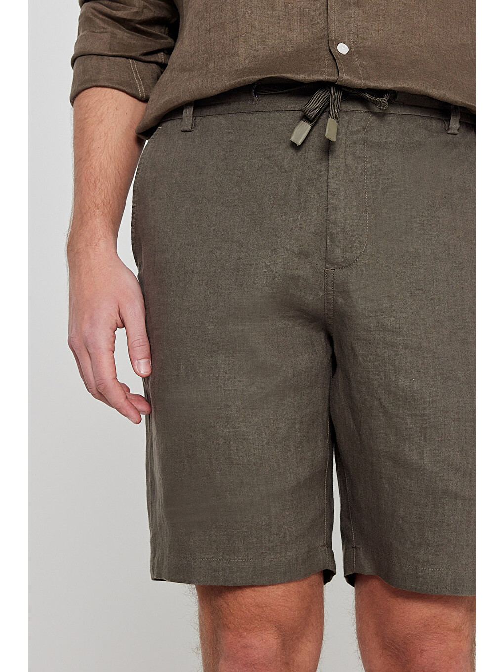 Yeşil %100 Keten Regular Fit Normal Kesim Cepli Şort-4