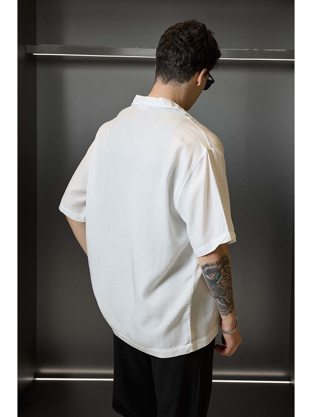 Erkek Relaxed Fit Açık Yaka Kısa Kollu Lyocell Gömlek Beyaz-6