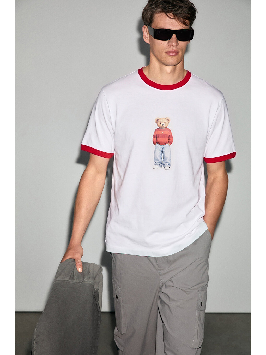 Bamsı Erkek %100 Organik Pamuklu Kontrast Yakalı Dünya Kupasına Özel Baskılı Beyaz T-shirt-1