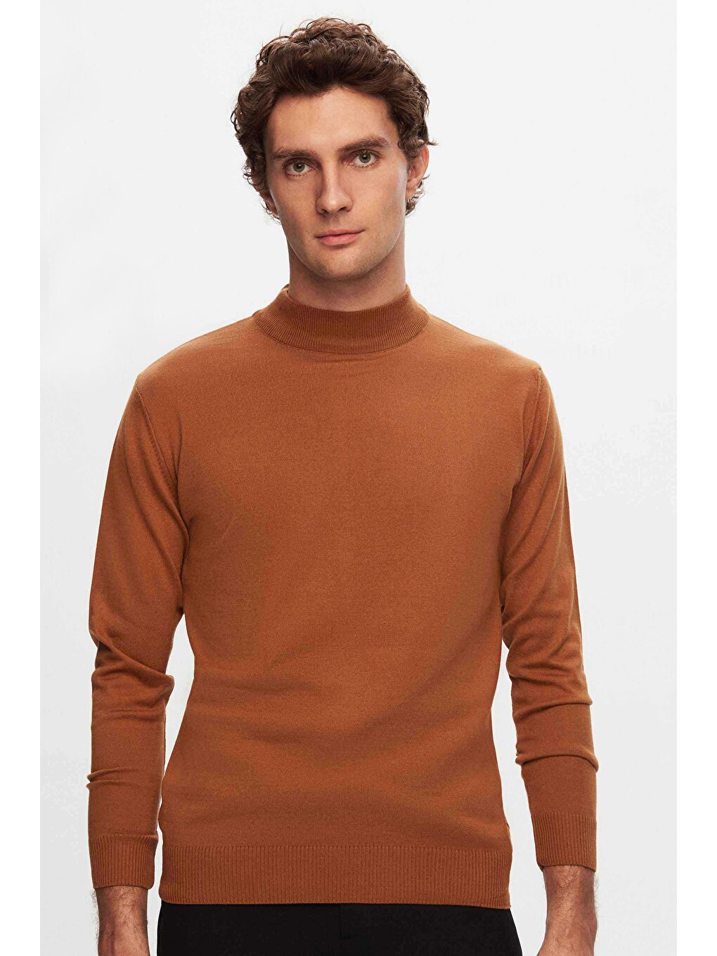 Kahverengi Regular Fit Camel Pamuk Karışımlı Yarım Balıkçı Triko Kazak