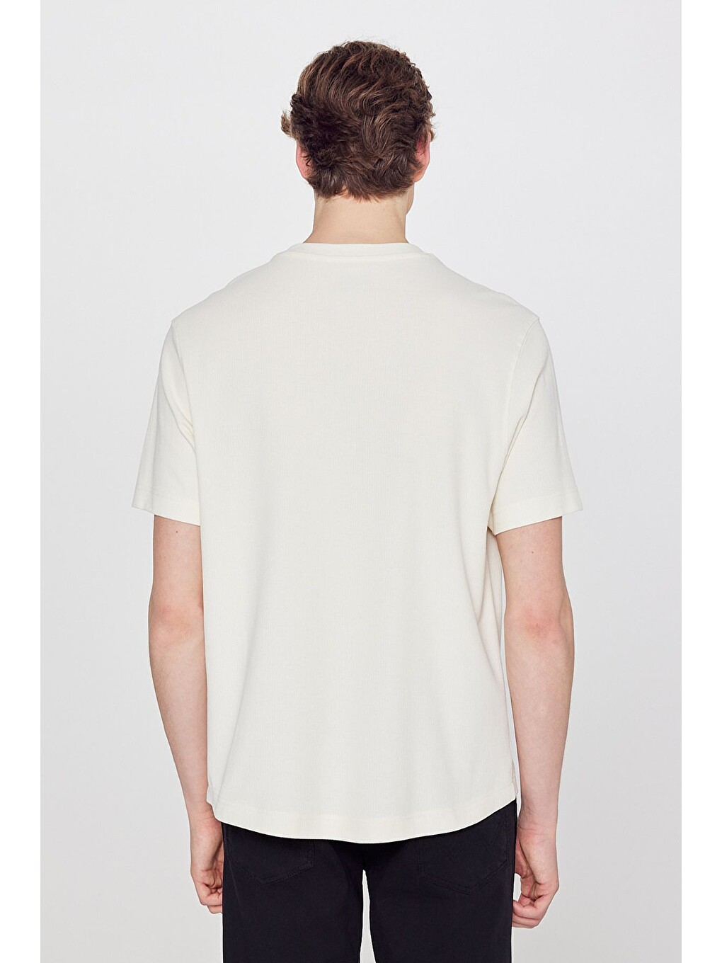 Beyaz Bisiklet Yaka Basic Tişört-4