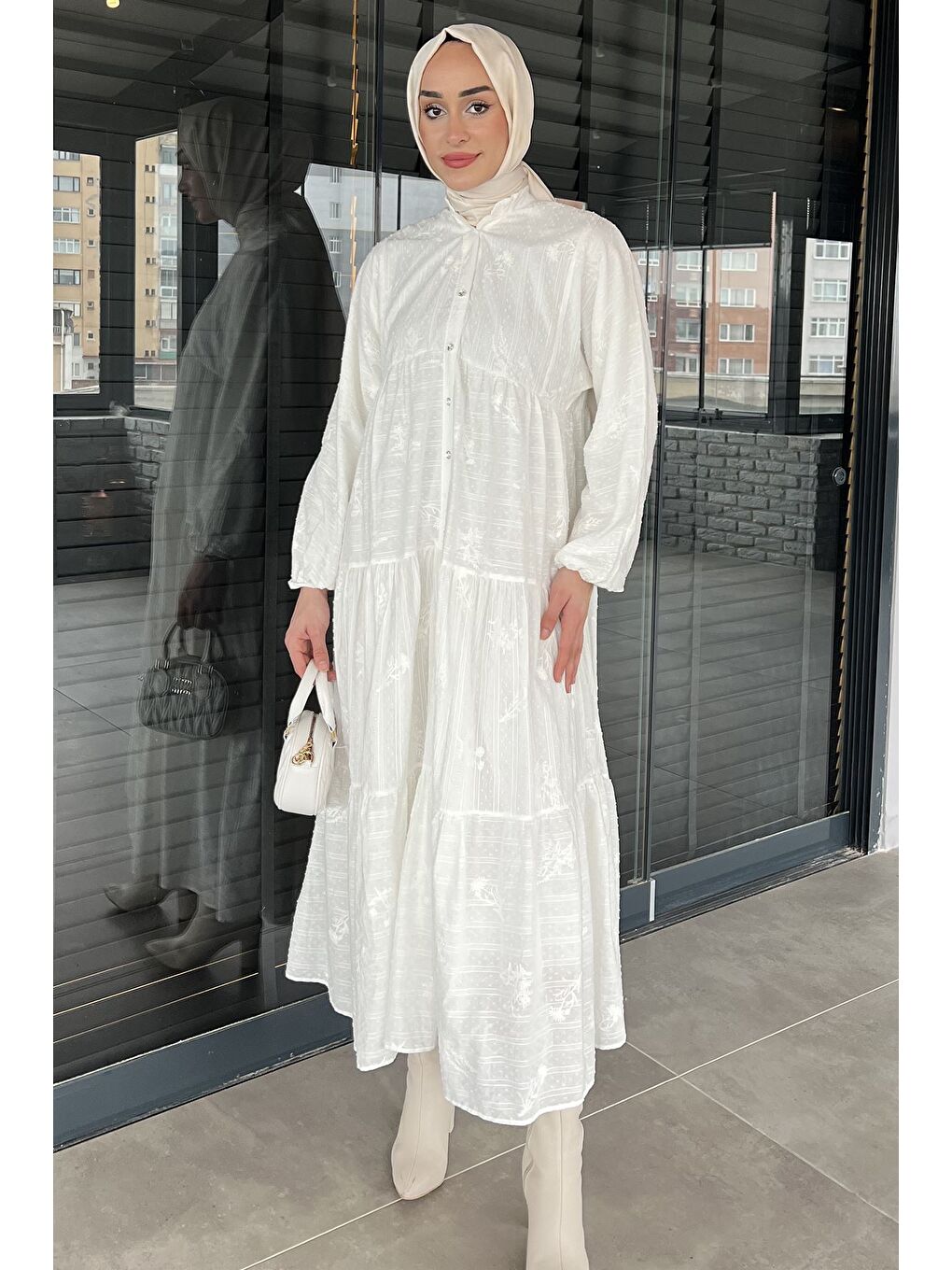 Ekru Kadın Ön Düğmeli Bilek Lastikli Fırfırlı Tesettür Elbise-1