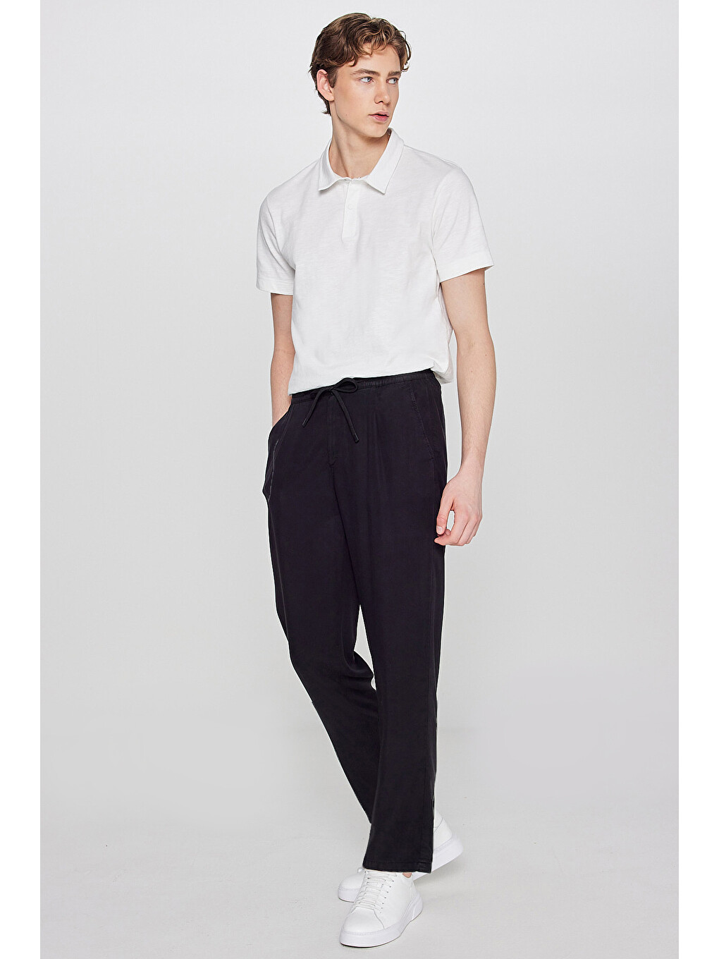 Regular Fit Siyah Pantolon-1