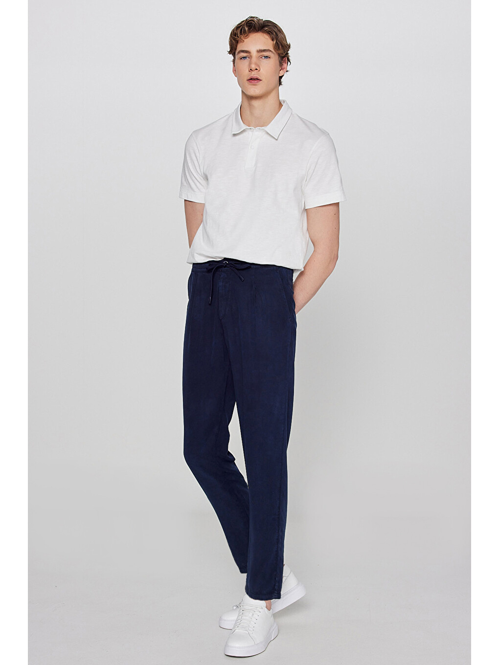 Lacivert Regular Fit Siyah Pantolon