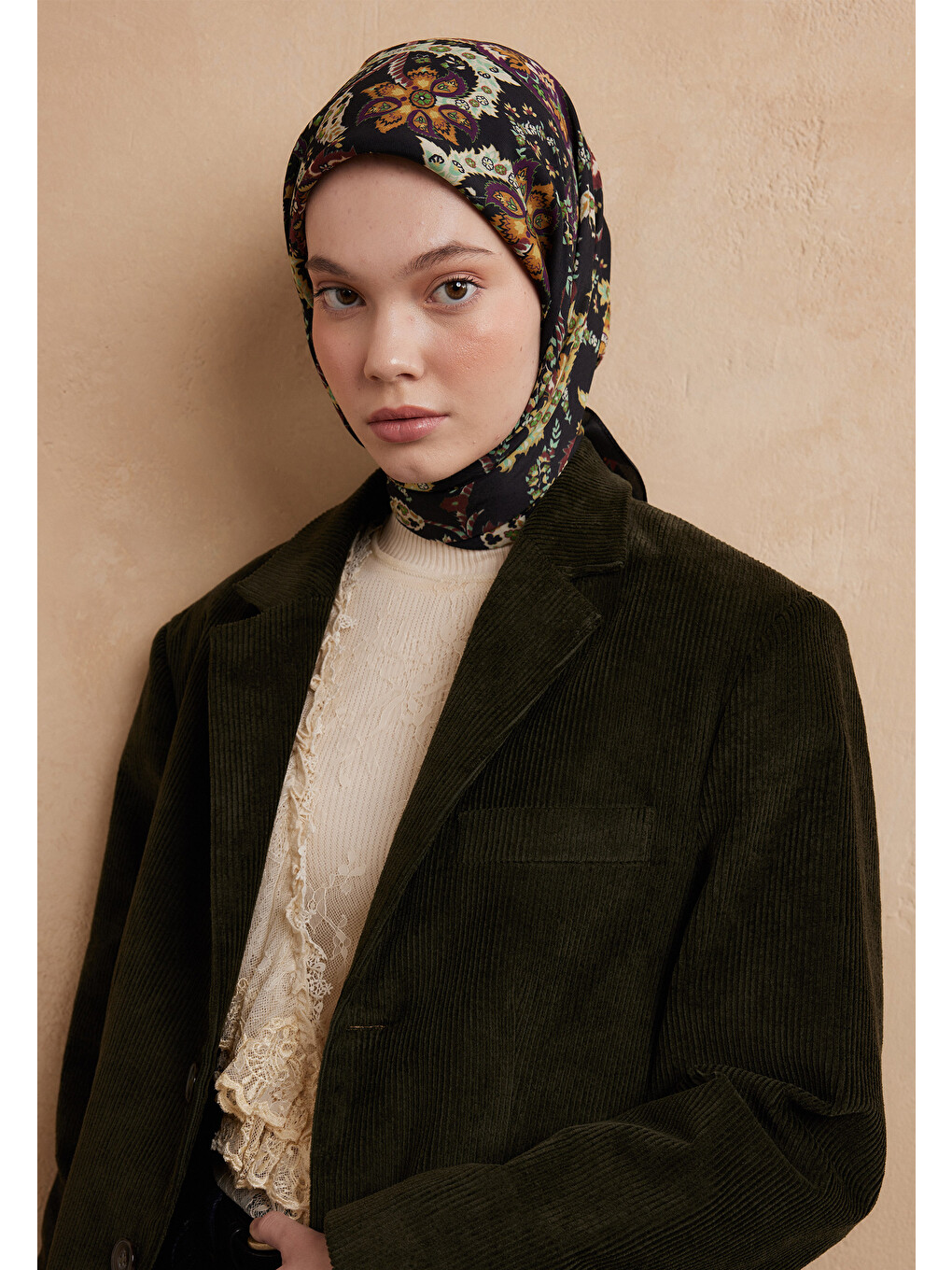 Enya Desen Pamuk İpek Eşarp Siyah-2