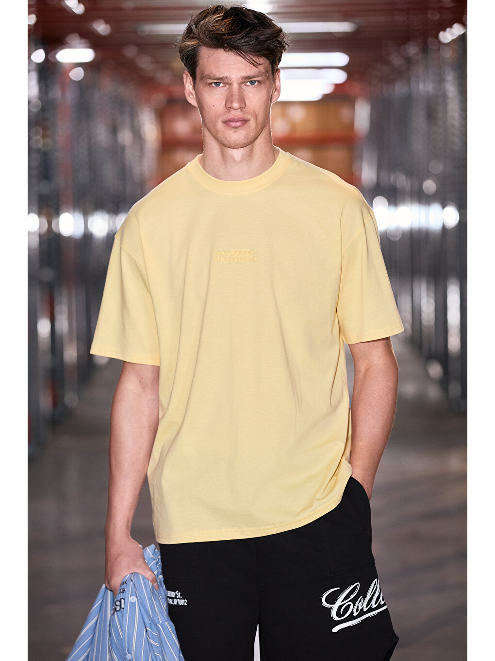 Vıto Erkek %100 Organik Pamuklu Nakış Yazı Detaylı Oversize Bol Kesim Kısa Kollu Sarı T-shirt