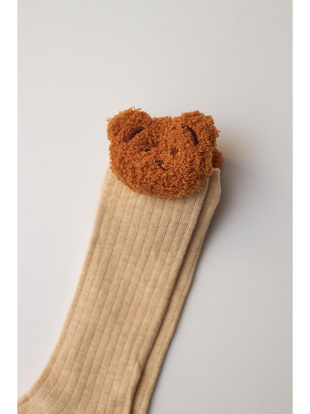 Kız Çocuk Ayıcık Detaylı Dizaltı Çorap Bej Melanj-1