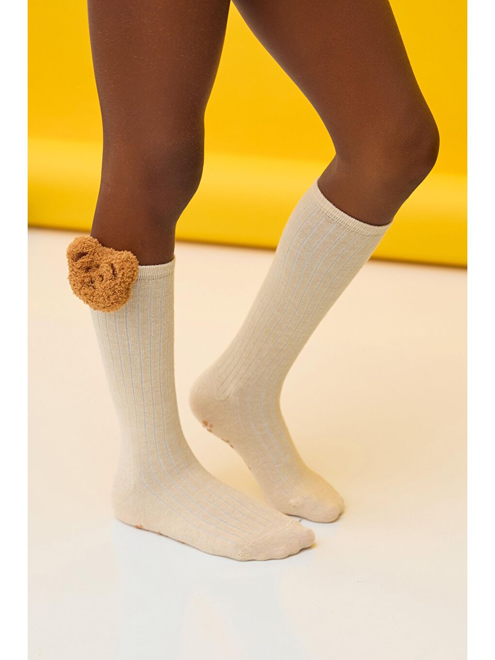 Kız Çocuk Ayıcık Detaylı Dizaltı Çorap Bej Melanj-2