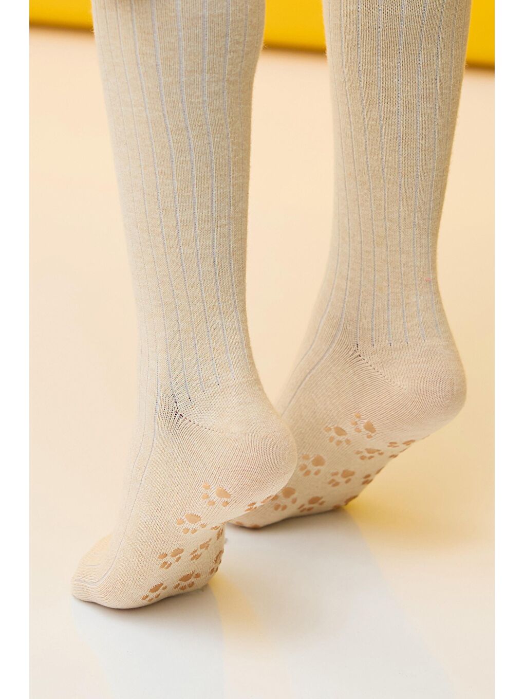 Kız Çocuk Ayıcık Detaylı Dizaltı Çorap Bej Melanj-3