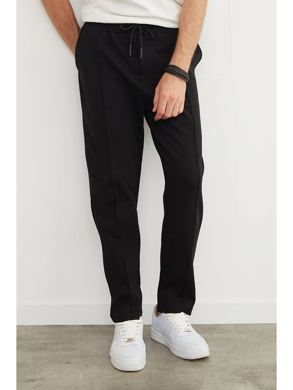 Siyah Beli Bağlamalı Çimalı Jogger Pantolon-4