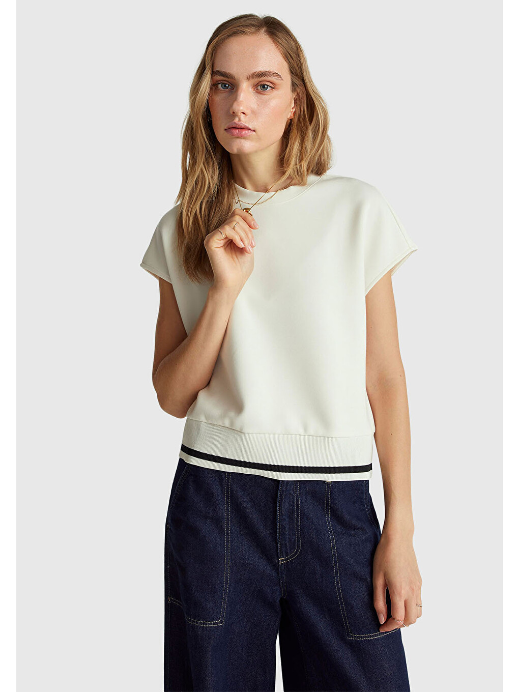 Ekru Kadın Krem Modal Karışımlı Beli Çizgi Detaylı Kolsuz Sweatshirt