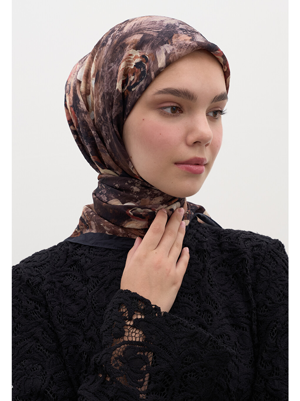 Madeleıne Desen Pamuklu Viskon Eşarp Siyah-5