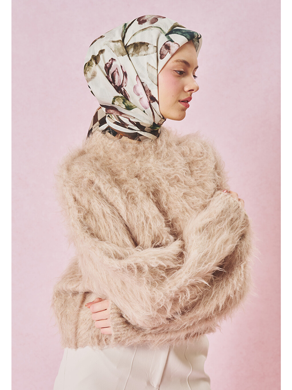 Kahverengi Love In Bloom Desen Floş Viskon Eşarp Brown-2