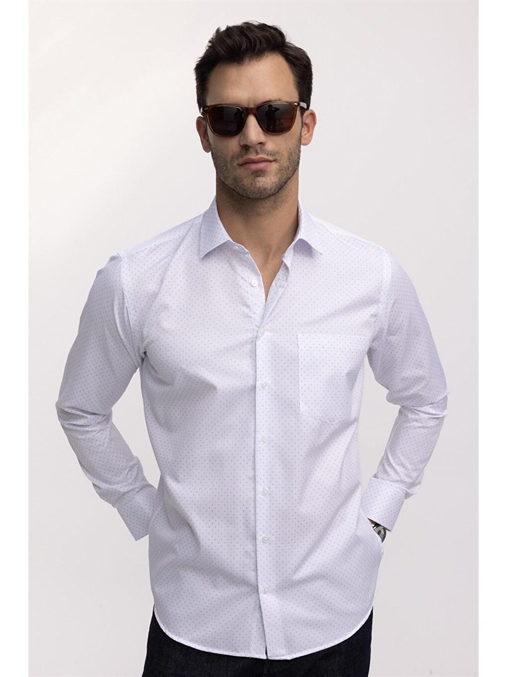 Klasik Fit Uzun Kol Yaka İçi Biyeli Baskılı Erkek Beyaz Gömlek-1