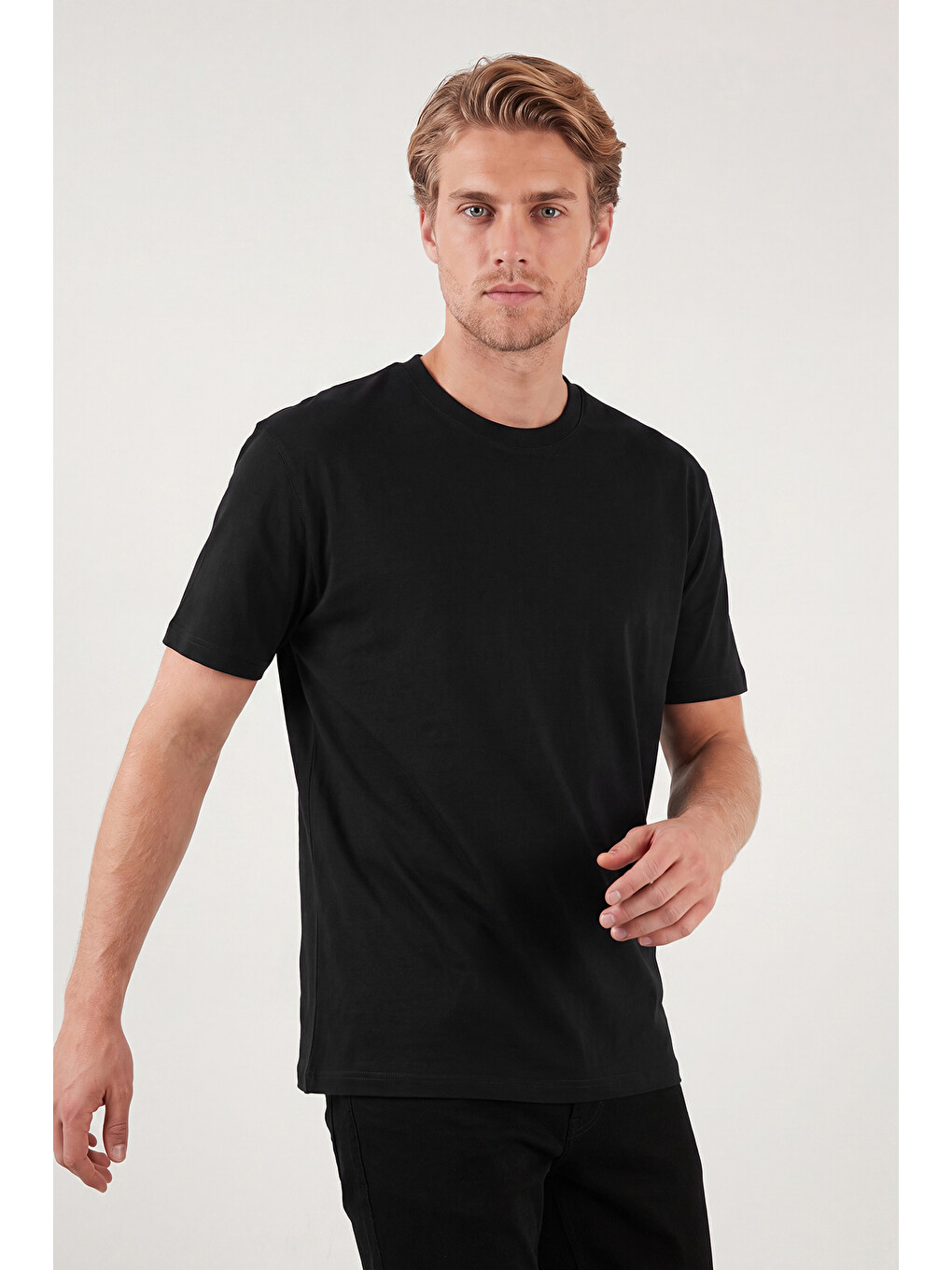 Siyah Pamuklu Relaxed Fit Bisiklet Yaka Basic T Shirt 5905884-1