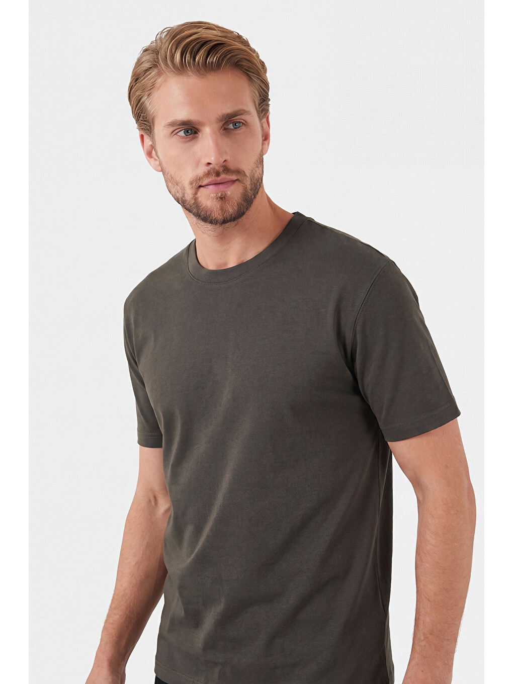 Kahverengi Pamuklu Relaxed Fit Bisiklet Yaka Basic T Shirt 5905884-3