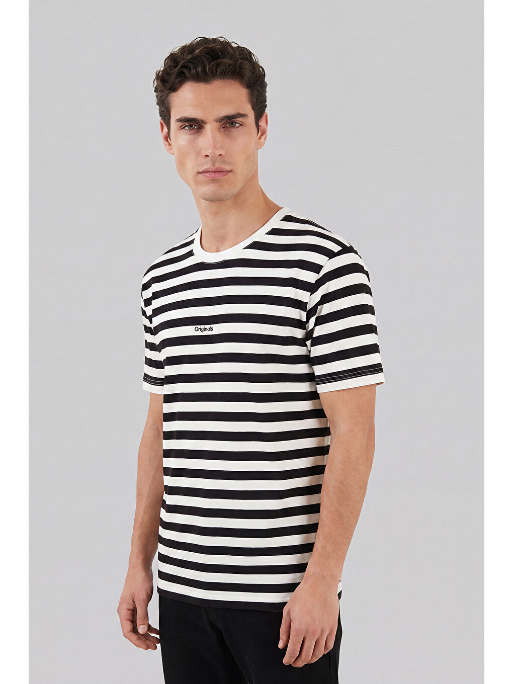 Siyah Çizgili Pamuklu Relaxed Fit Bisiklet Yaka T Shirt 5904078-2