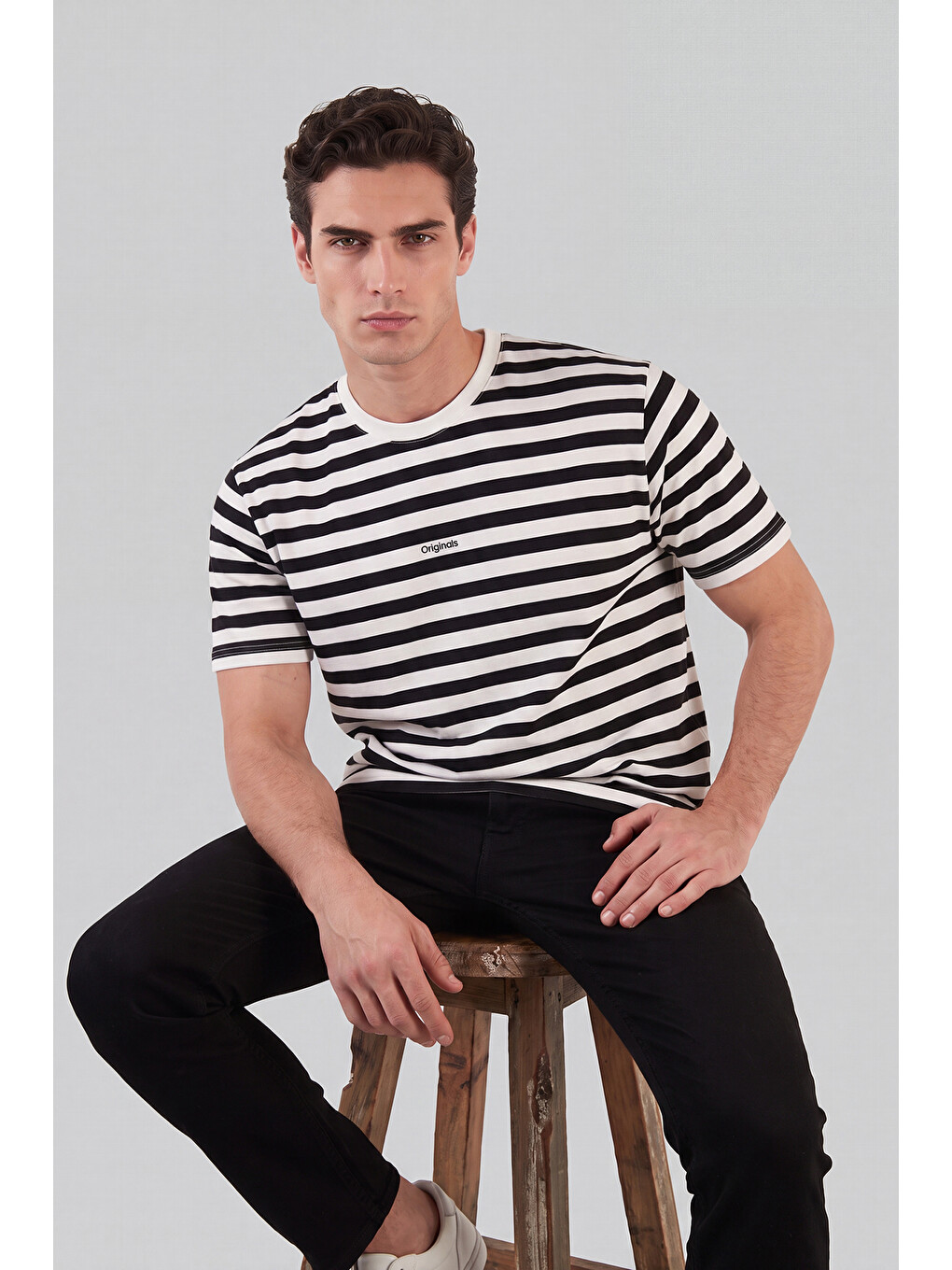 Siyah Çizgili Pamuklu Relaxed Fit Bisiklet Yaka T Shirt 5904078-5