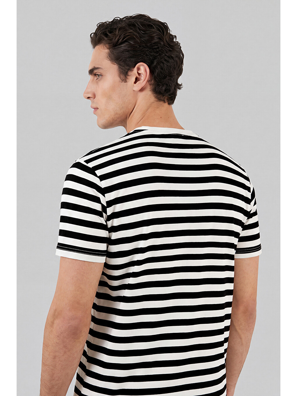 Siyah Çizgili Pamuklu Relaxed Fit Bisiklet Yaka T Shirt 5904078-6