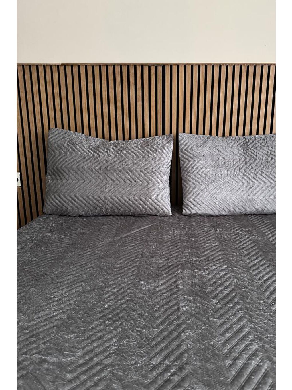 Karışık Velica Çift Kişilik Kadife Yatak Örtüsü Antrasit-1