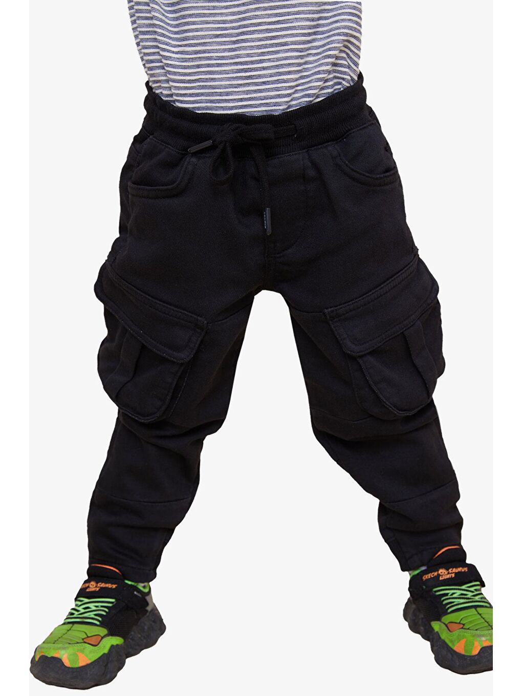 Erkek Çocuk Pantolon Kargo Cepli Beli Lastikli Siyah (3-7 Yaş)-3