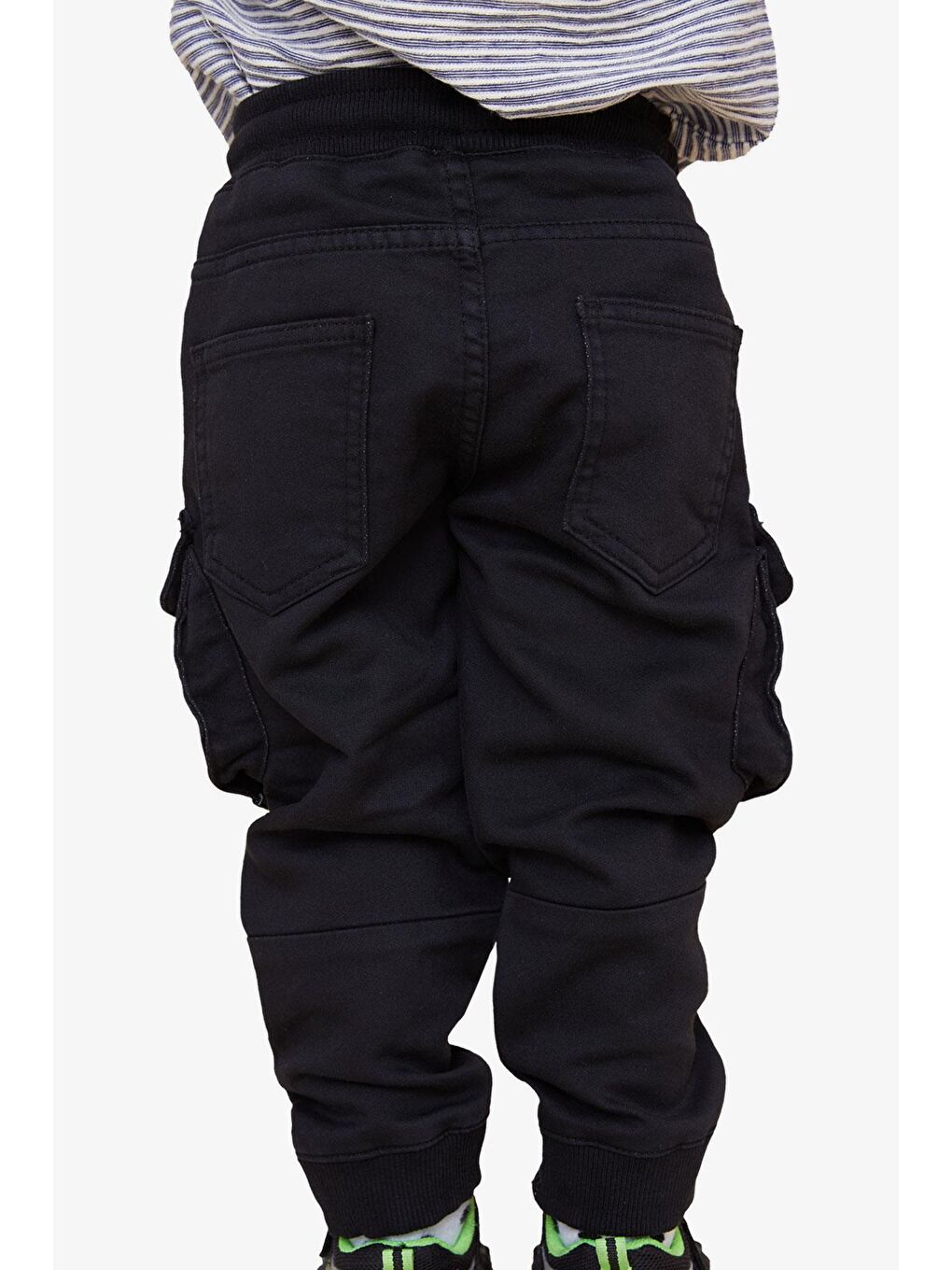 Erkek Çocuk Pantolon Kargo Cepli Beli Lastikli Siyah (3-7 Yaş)-5