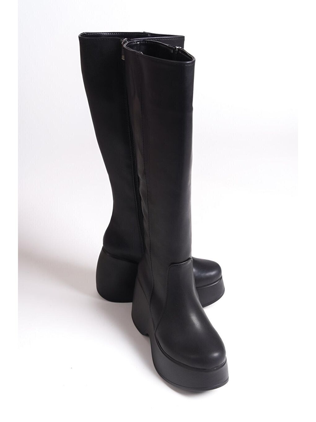 Siyah Yuvarlak Burunlu Platform Topuklu Uzun Kadın Çizme-2