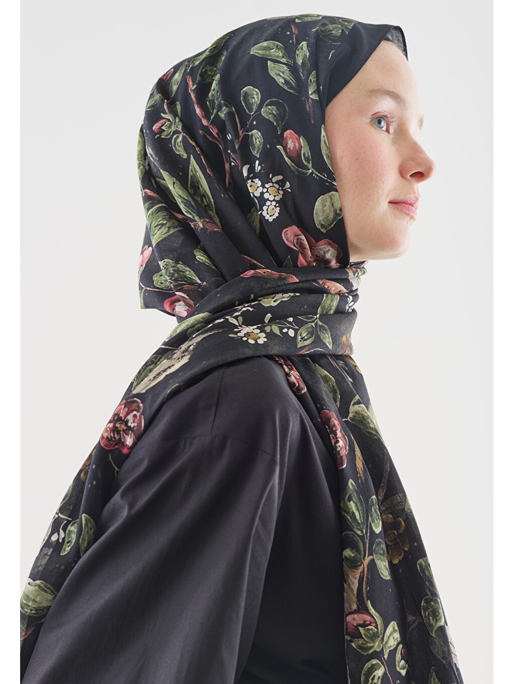 Flower Rain Desenli Pamuk Viskon Şal Siyah-4