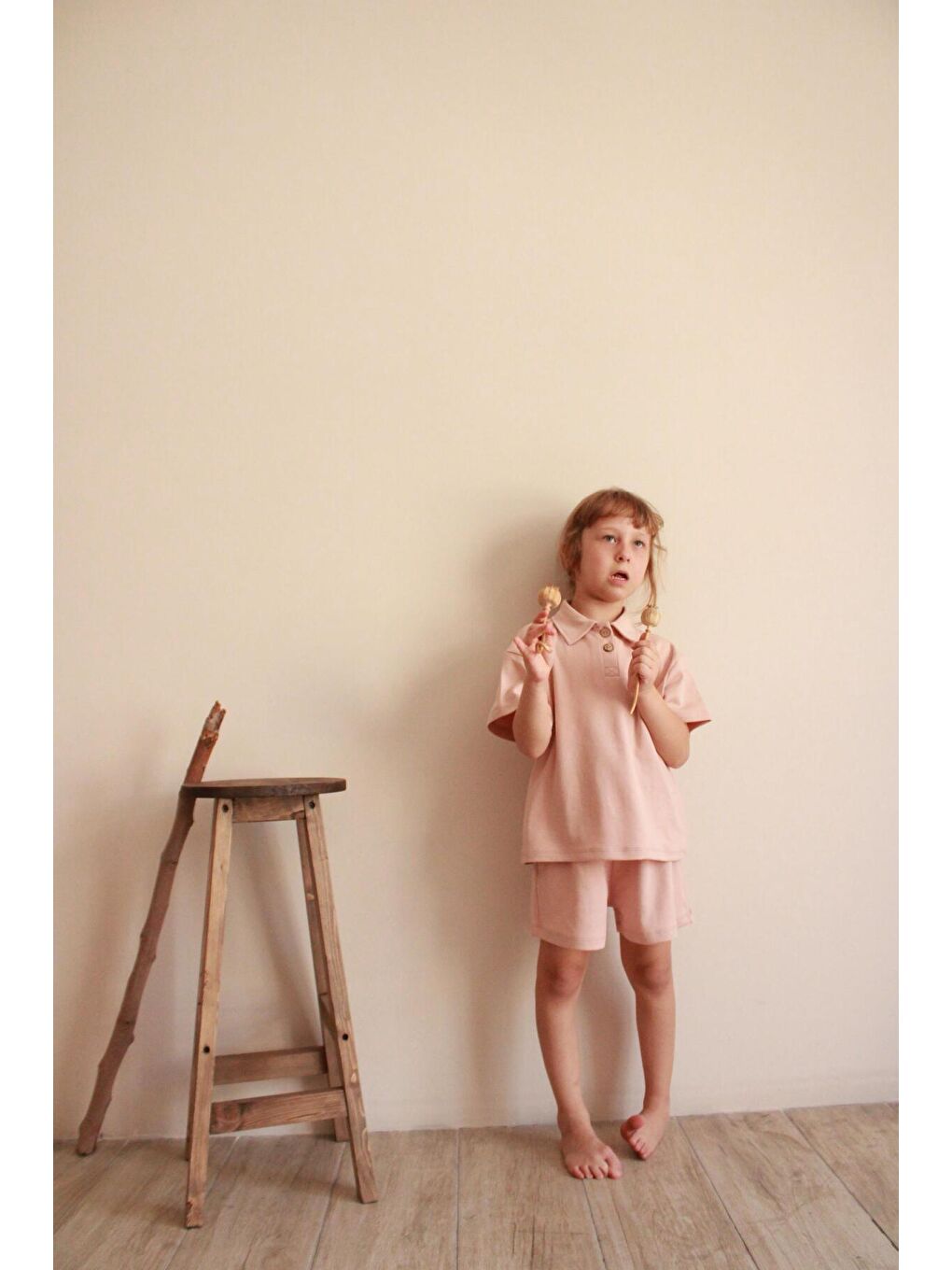 Bej Yaprak Nakışlı Polo Yaka Şortlu Takım-2