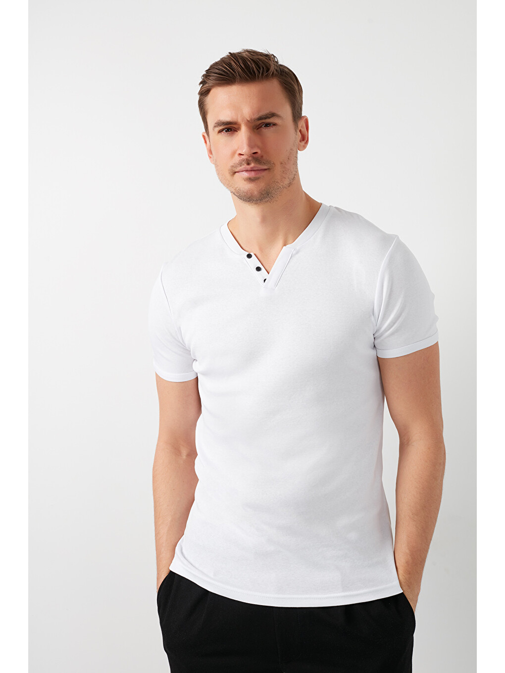 Beyaz % 100 Pamuklu V Yaka Slim Fit Erkek T Shirt 5902122-2