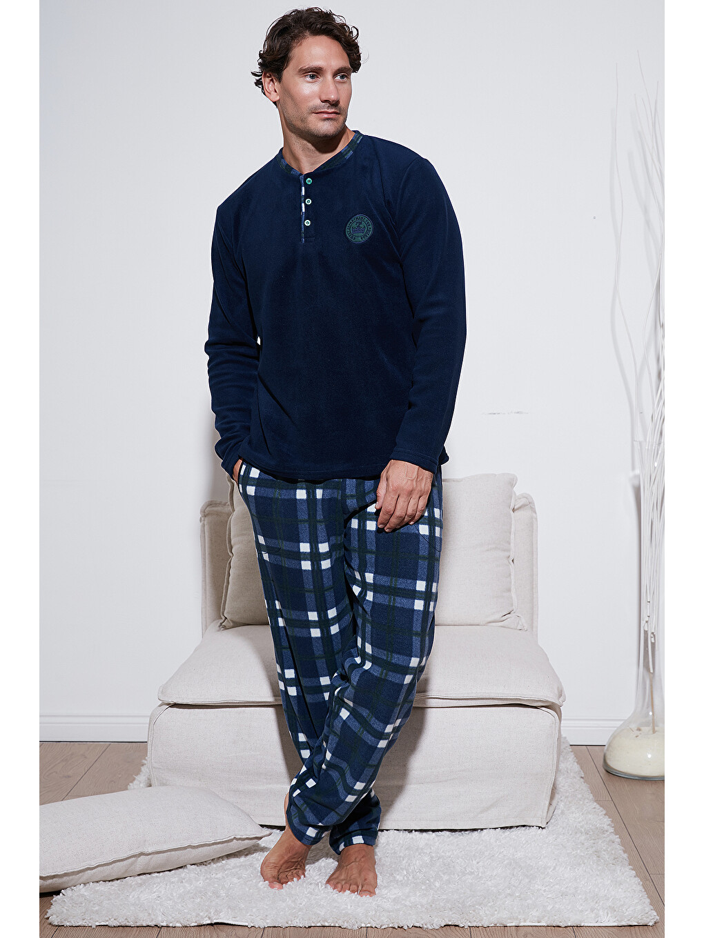 Lacivert Regular Fit Bisiklet Yaka Kışlık Yumuşak Dokulu Polar Pijama Takımı 6096100-1