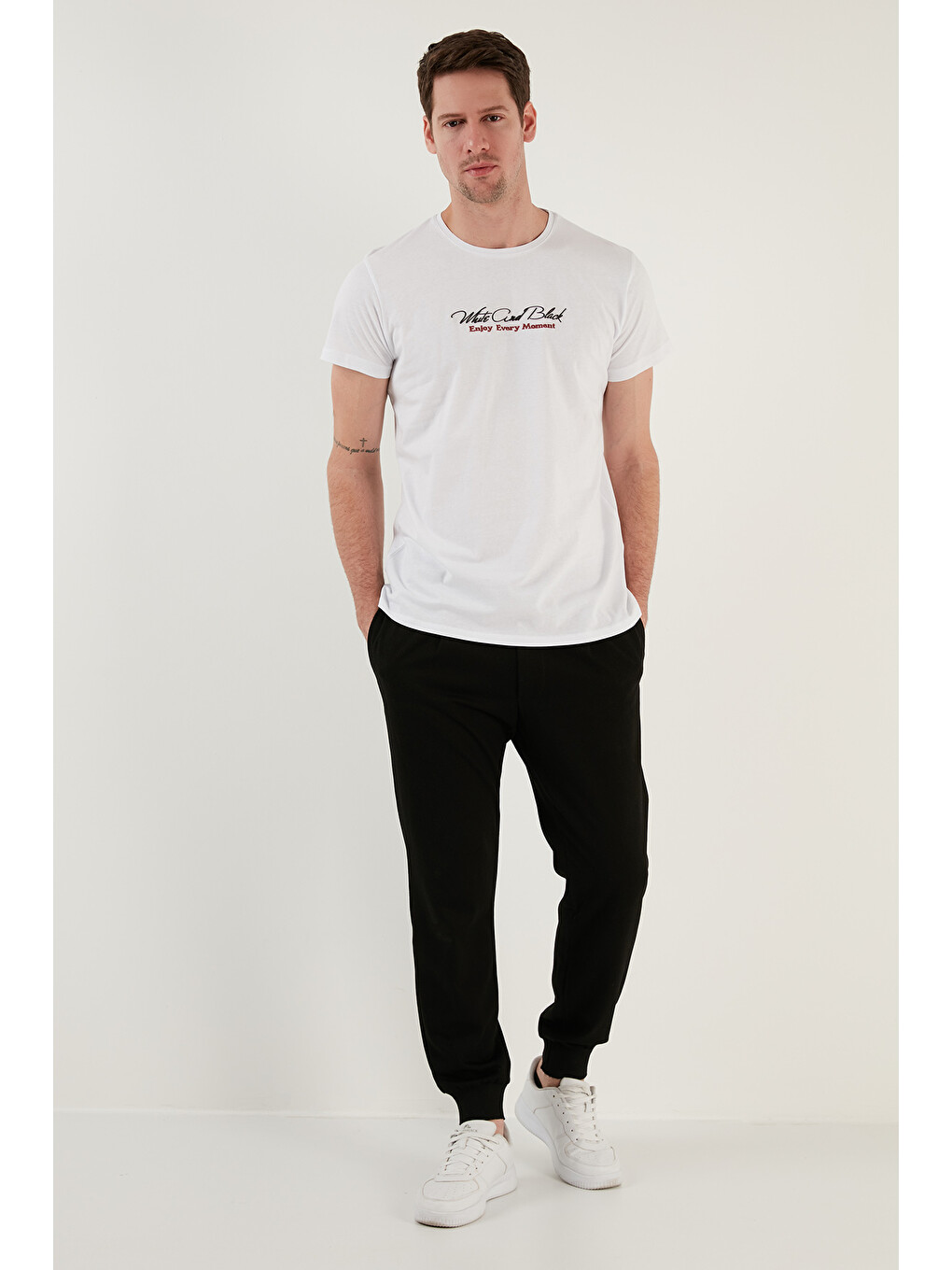 Beyaz Baskılı Bisiklet Yaka % 100 Pamuk Slim Fit Erkek T Shirt 541enjoy-4