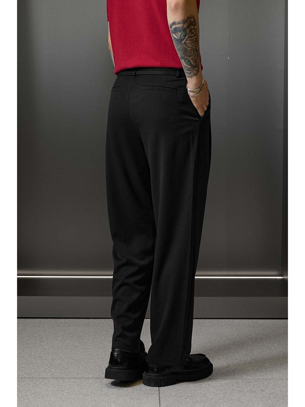 Erkek Baggy Fit Kemer Detaylı Gabardin Kumaş Pantolon Siyah-5
