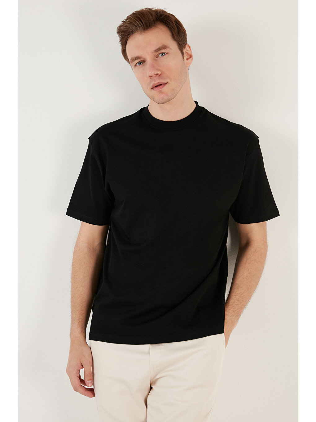 Siyah Pamuklu Relaxed Fit Sıfır Yaka Erkek T Shirt 5905446-3
