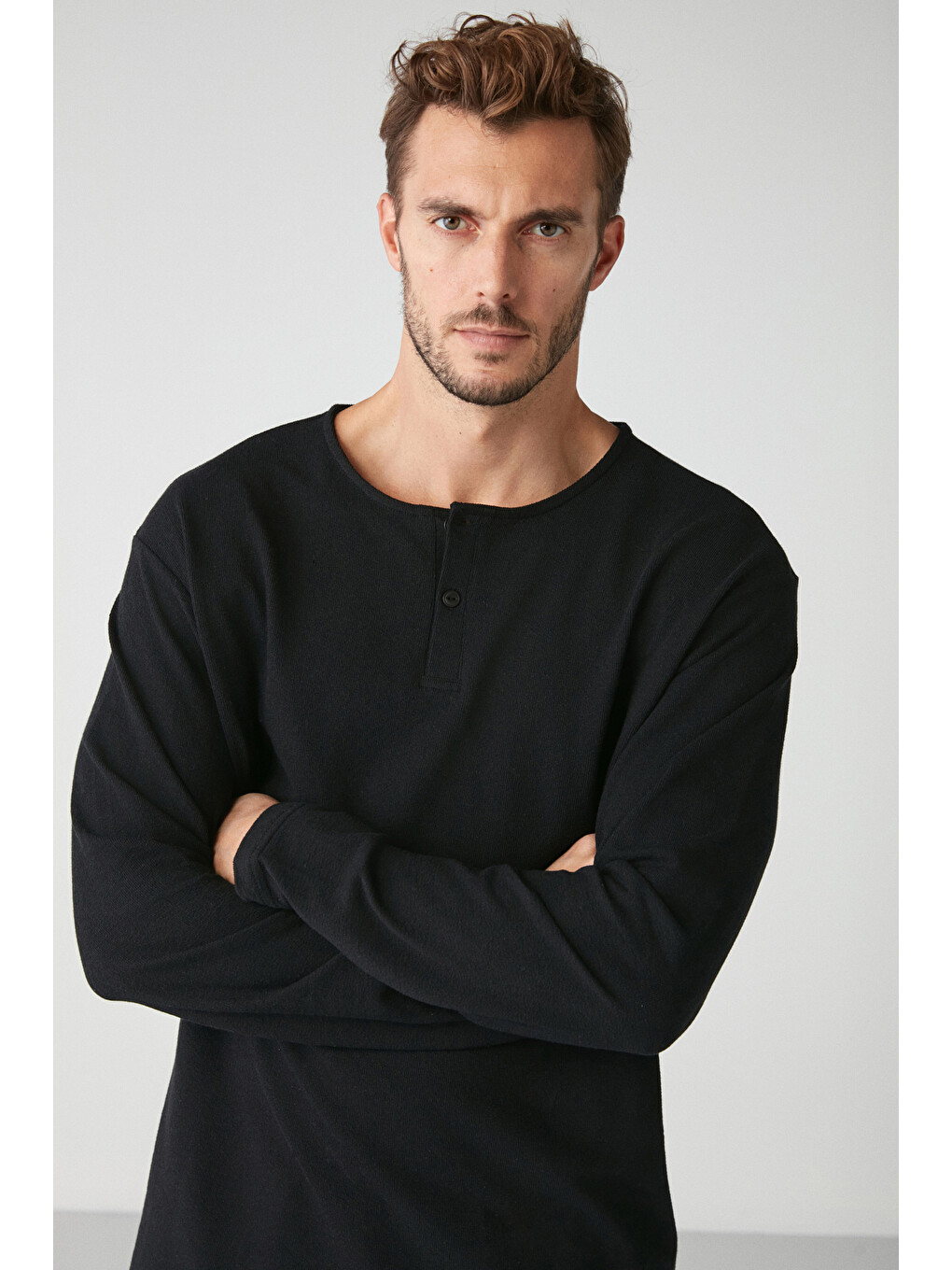 Lorenzo Erkek Özel Rustik Dokulu %100 Organik Pamuk Düğme Detaylı Regular Siyah Sweatshirt-2